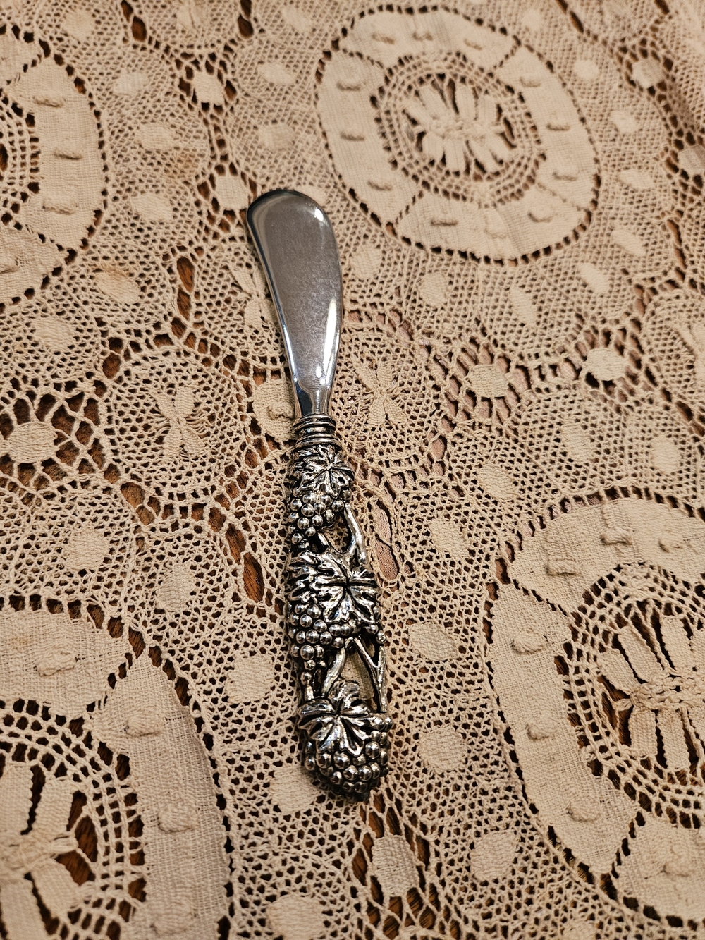 Vintage Silver-Tone Grapevine Butter Knife